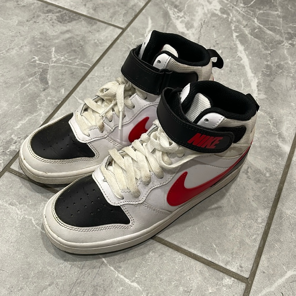 Nike sneakers (4.5)
